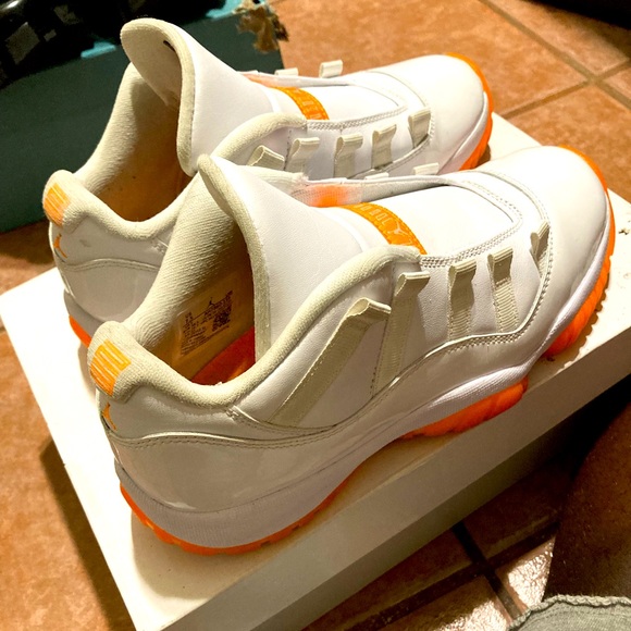 Jordan 1s Purple Woman’s Size 7 Jordan 11s size 6 cituris - Picture 2 of 2